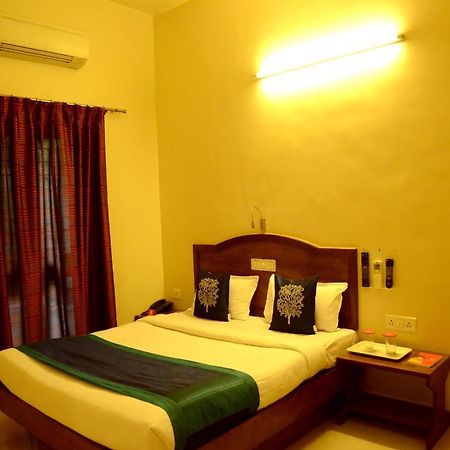 פונה Hotel Ashiyana מראה חיצוני תמונה